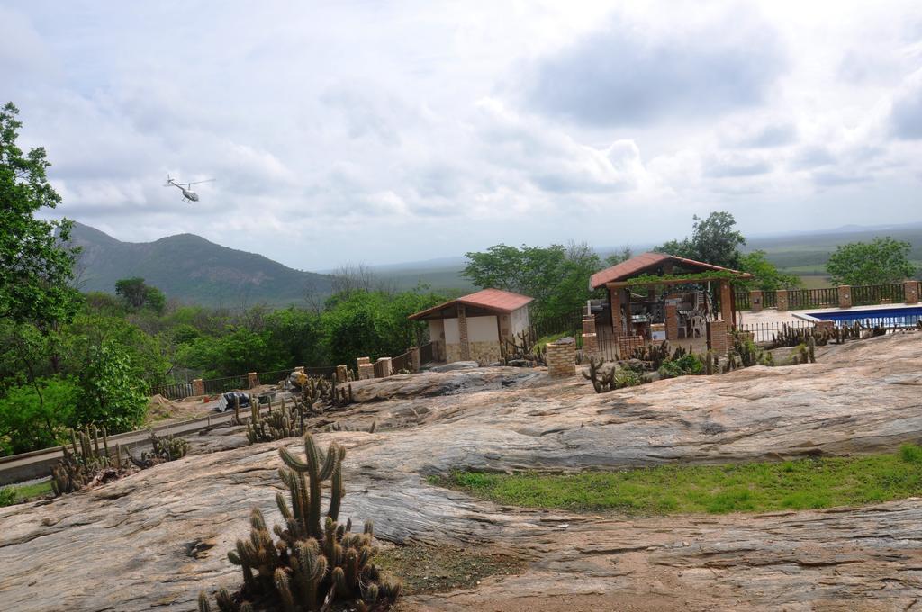 Fazenda Hotel Pedra Dos Ventos Quixadá Exterior foto